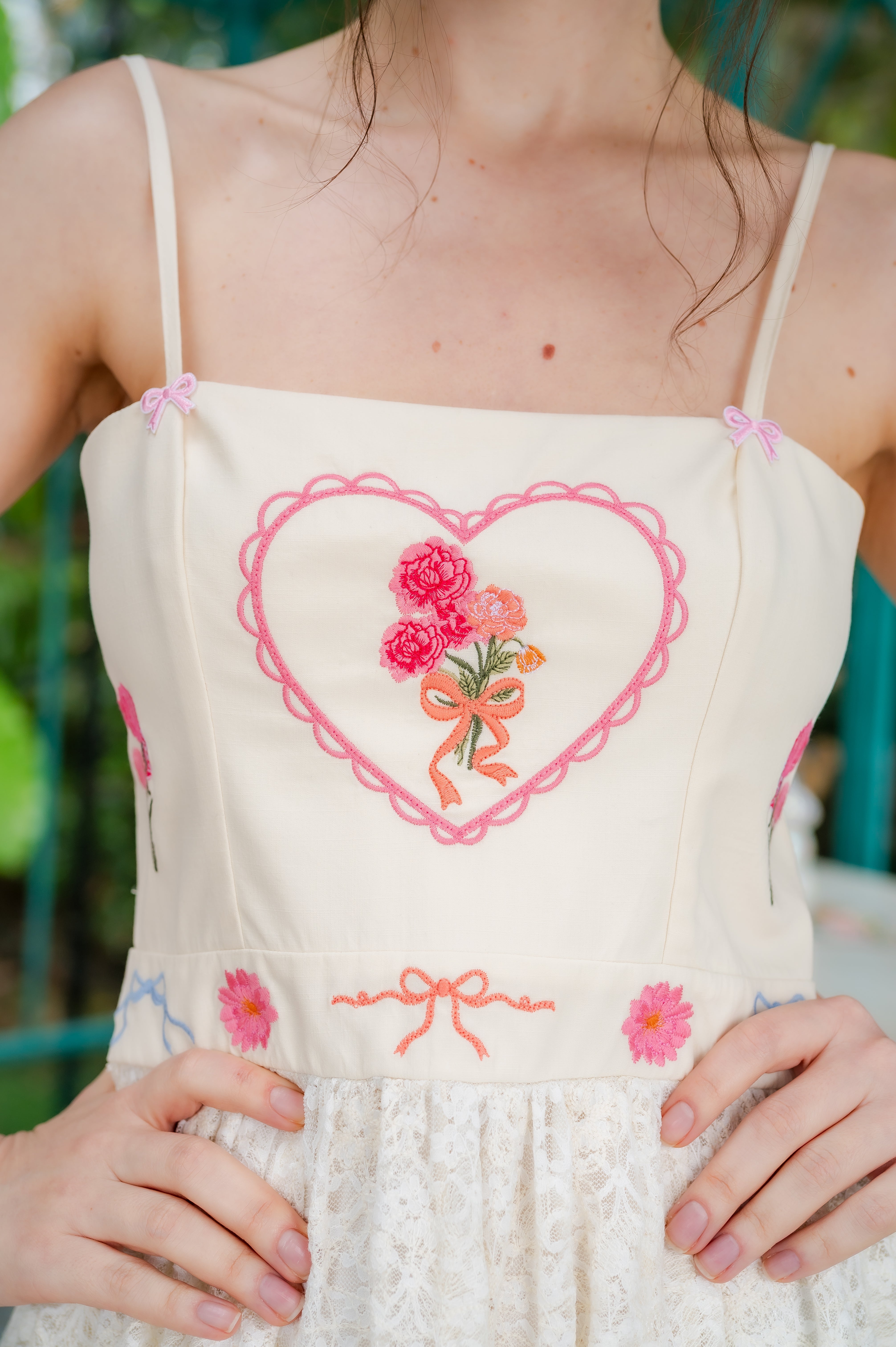 SWEETHEART IVORY ALL EMBROIDERED MINI DRESS Rosa Pistacho Internacional SWEETHEART IVORY ALL EMBROIDERED MINI DRESS Rosa Pistacho Internacional