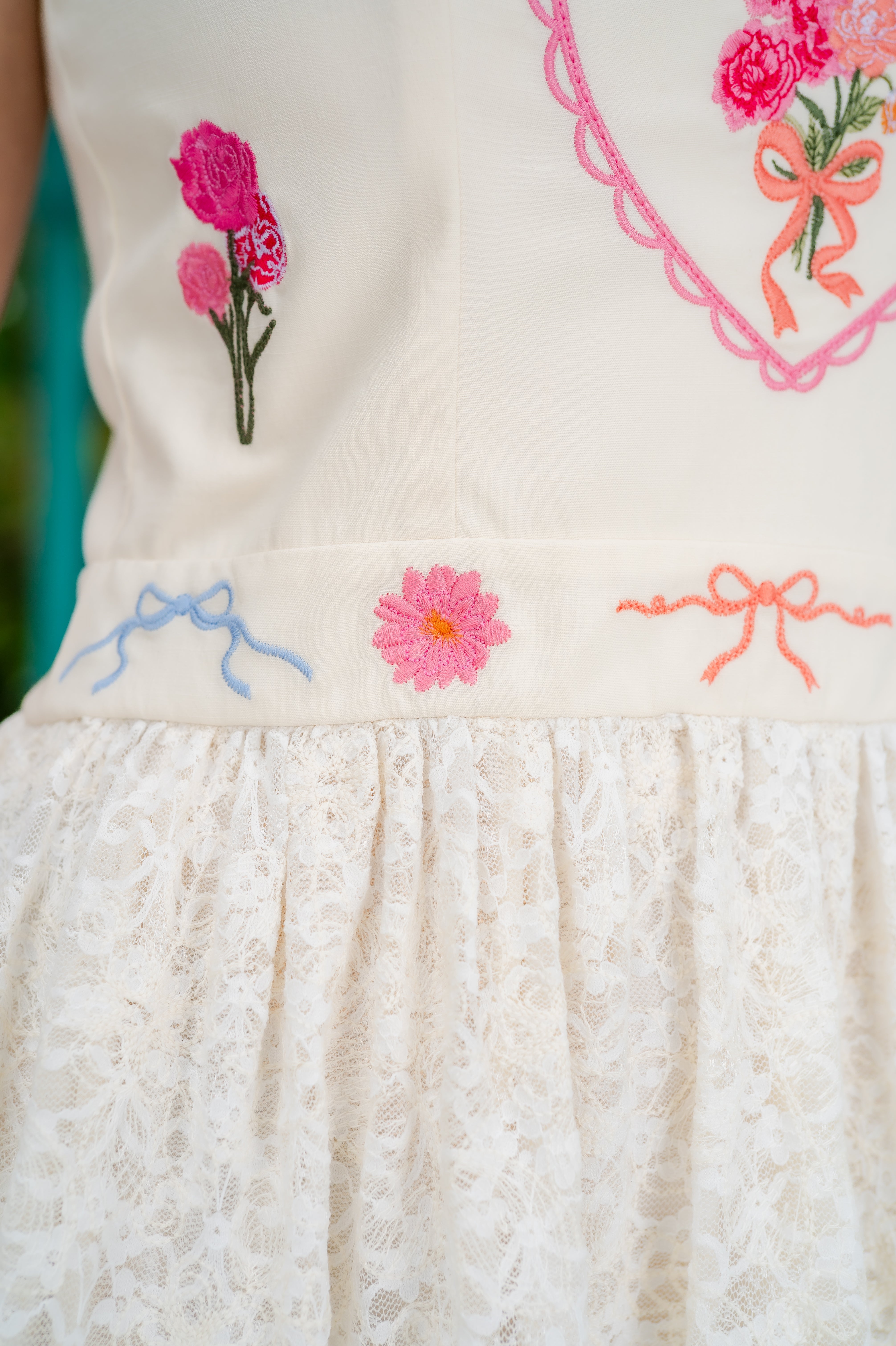 SWEETHEART IVORY ALL EMBROIDERED MINI DRESS Rosa Pistacho Internacional SWEETHEART IVORY ALL EMBROIDERED MINI DRESS Rosa Pistacho Internacional